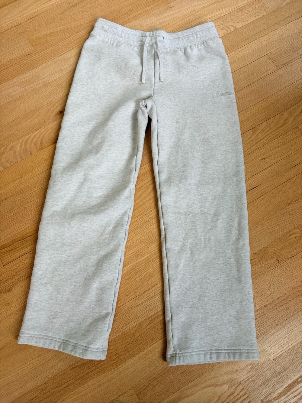 Aritzia Sweatfleece Perfect Sweatpant Size S Heather Gray Straight Leg